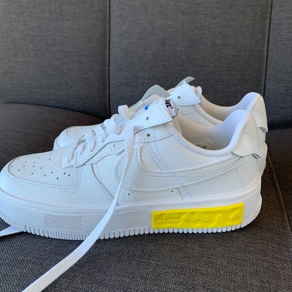 Air Force 1 Fontanka - Picture 2 of 5